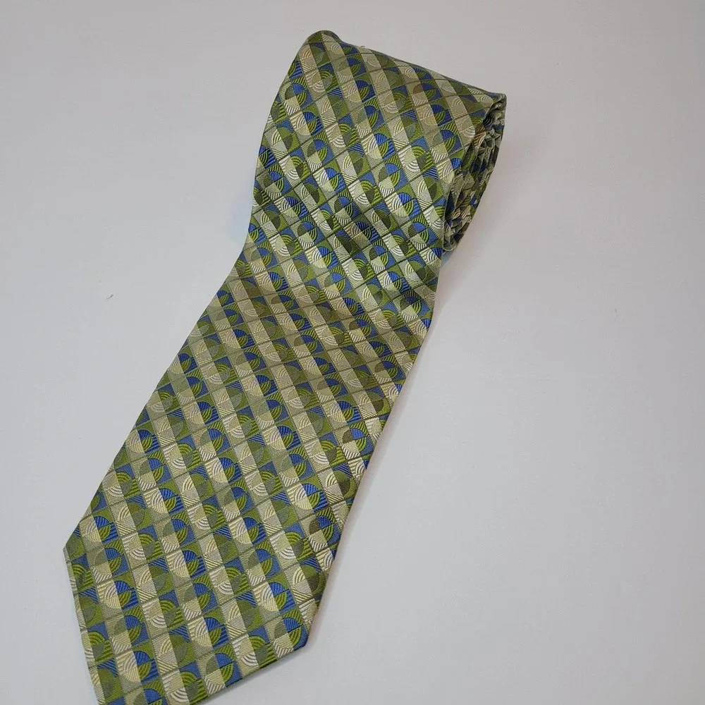 Privado Necktie Mens OS Green Blue Geometric Silk Hand Made Excellent RN 51093